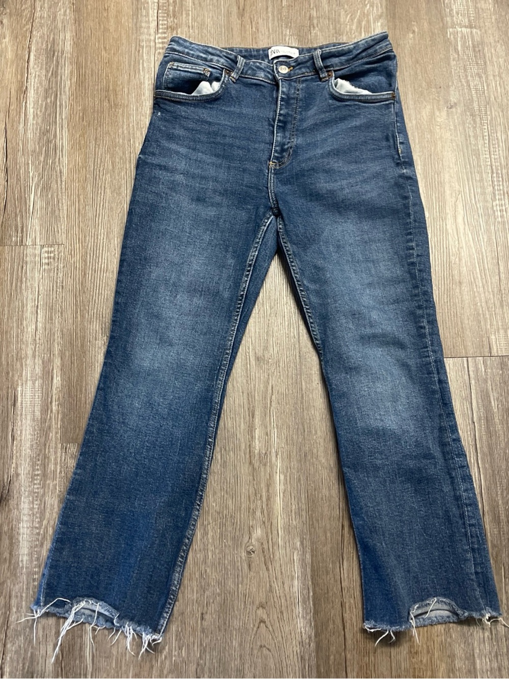 ZARA Women Medium Wash Button Fly Frayed Hem Straight Leg Cropped Jeans Size 8